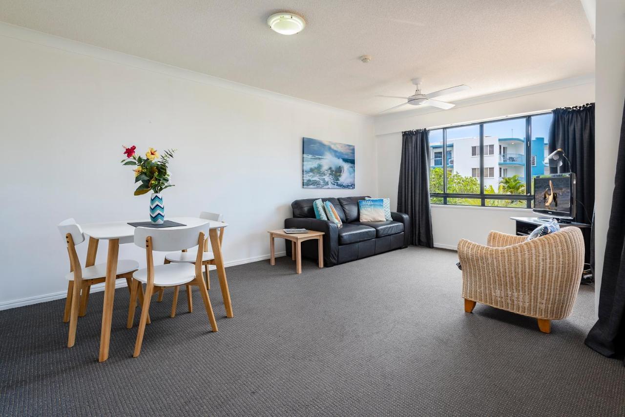 Belaire Place Motel Apartments Caloundra Exterior photo