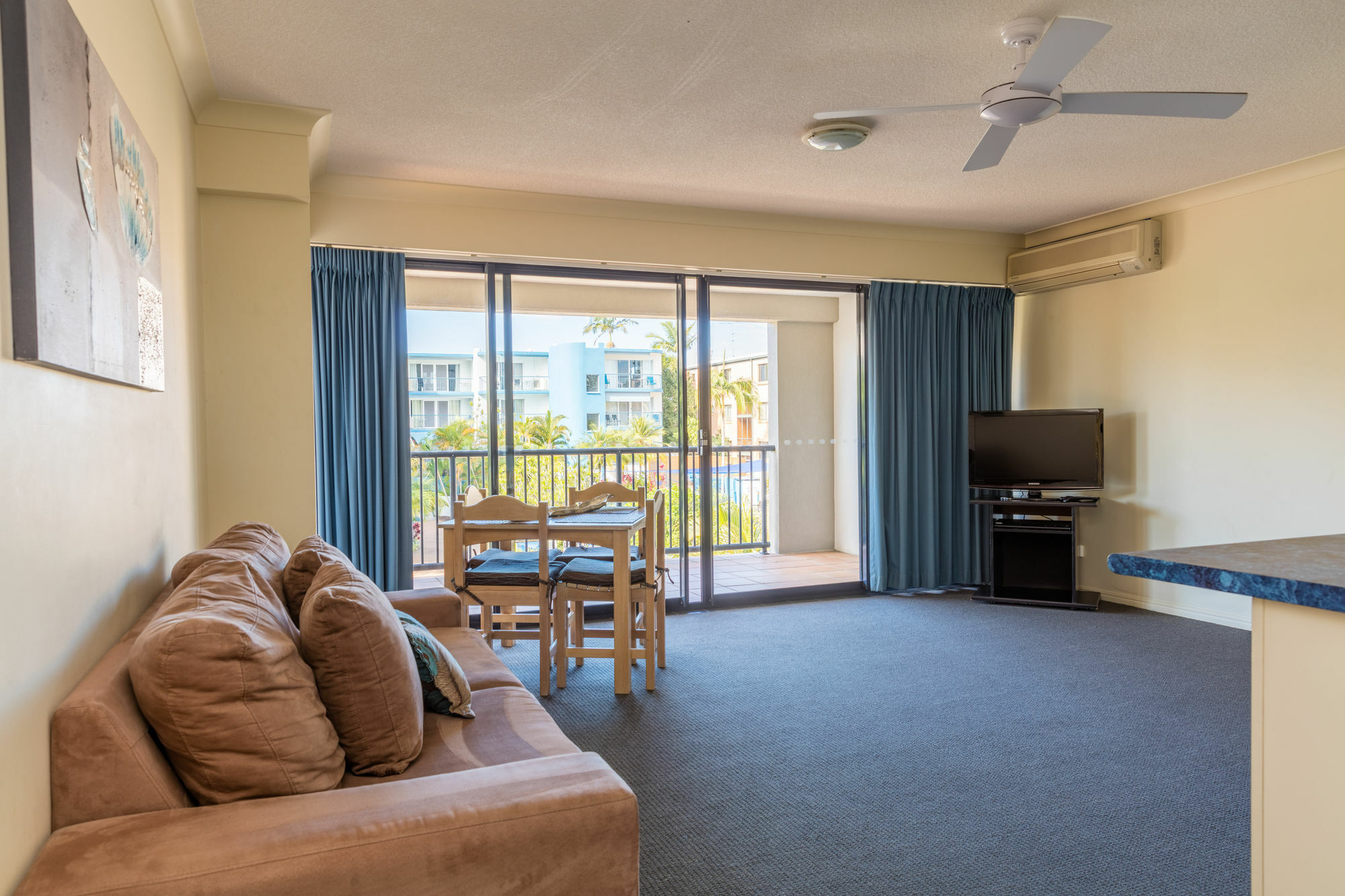 Belaire Place Motel Apartments Caloundra Exterior photo