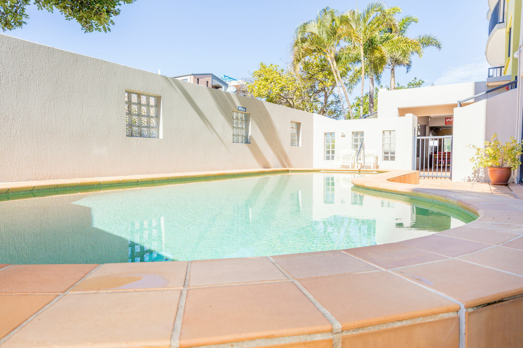 Belaire Place Motel Apartments Caloundra Exterior photo